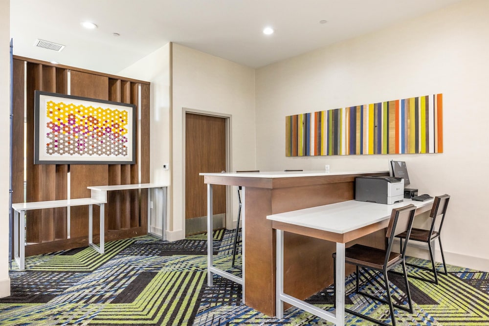 Holiday Inn Express & Suites San Jose Silicon Valley - photo 59