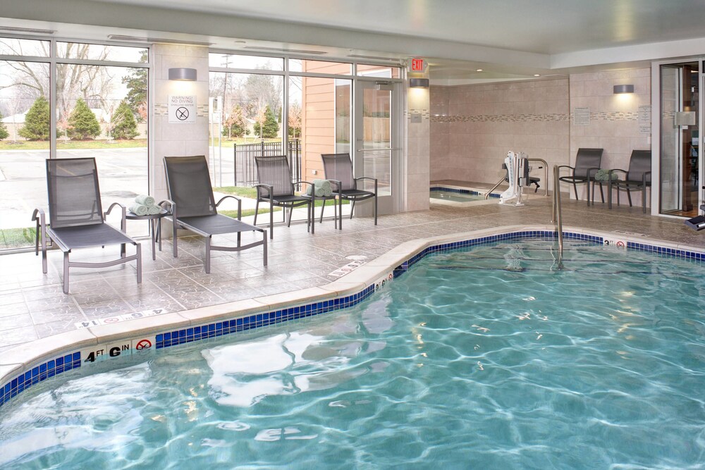 Fairfield Inn & Suites by Marriott Detroit Troy - photo 16