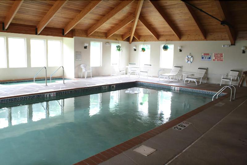 River Valley Inn & Suites - photo 36