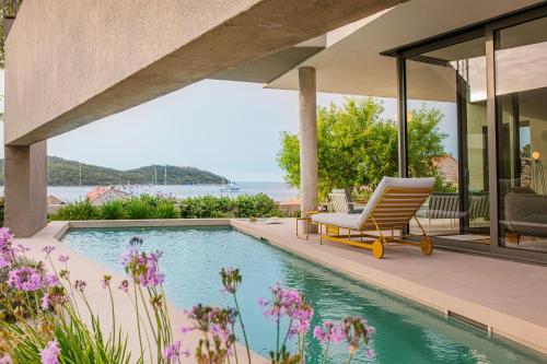 Seaview and Pool House Manu — 4-Star Luxury Hotel in Vis, Croatia