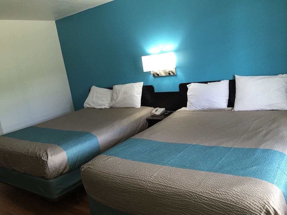 Motel6 Prairie Du Chien WI - photo 14