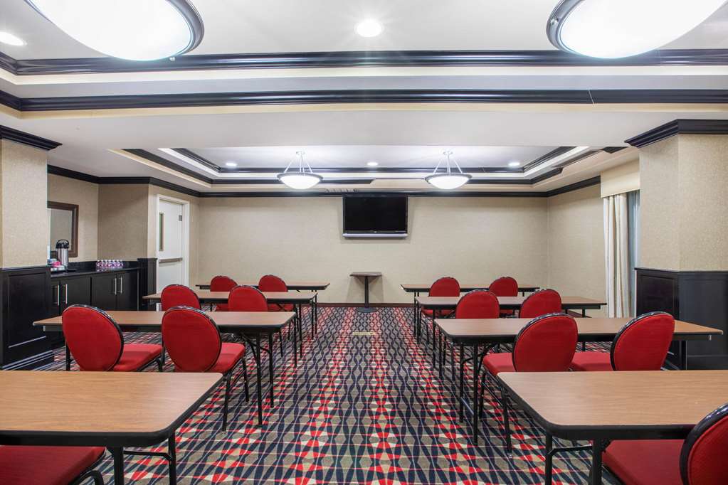 La Quinta Inn & Suites by Wyndham Conway - photo 29