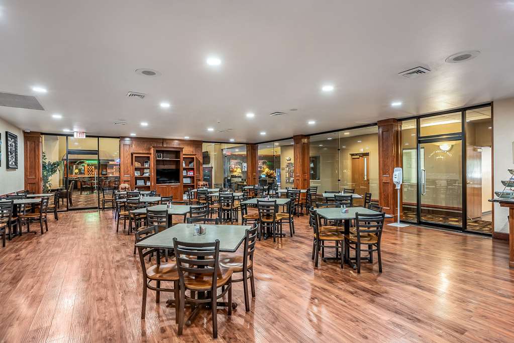 Quality Inn & Suites Hannibal West - photo 28