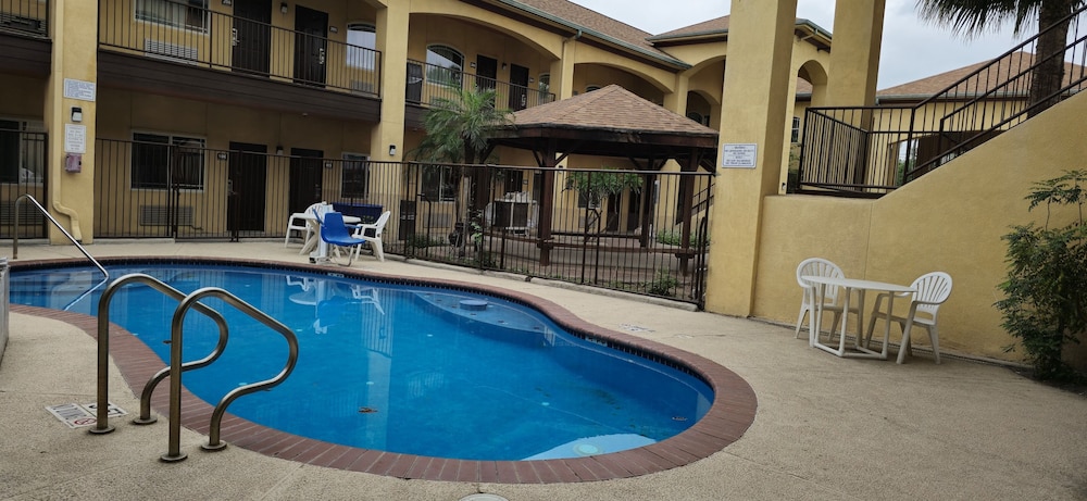 Texas Inn and Suites Rio Grande Valley - photo 2