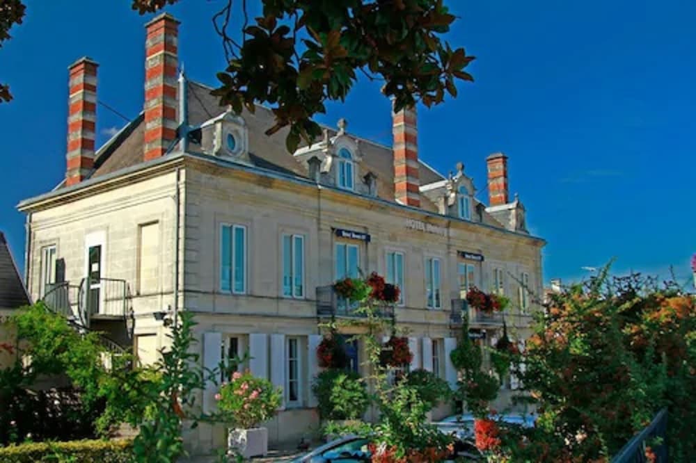 Hôtel Henri IV — hotel in Coutras