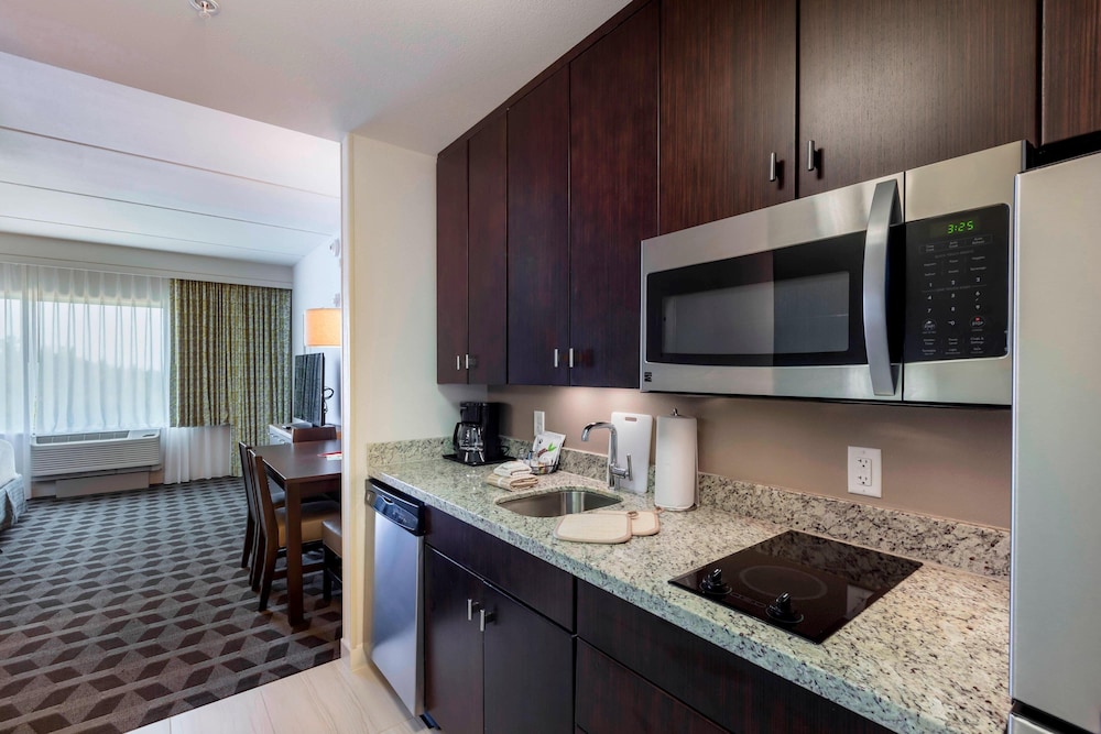 TownePlace Suites by Marriott Orlando at SeaWorld - photo 16
