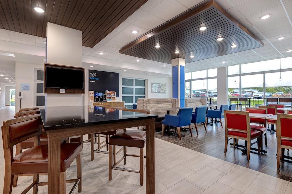Holiday Inn Express & Suites Brighton by IHG - photo 55
