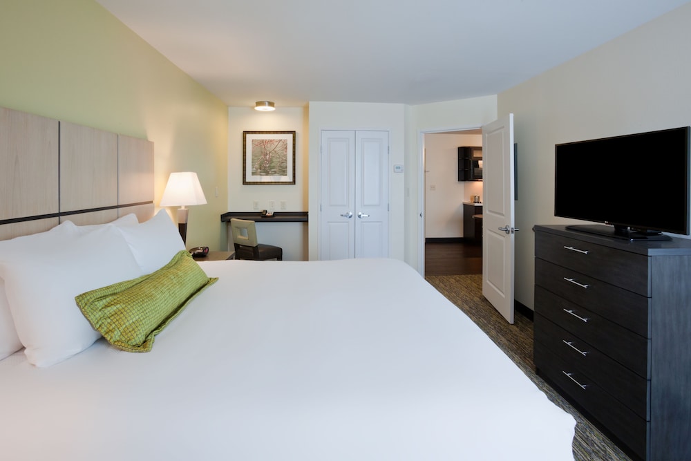 Candlewood Suites Bemidji Paul Bunyan by IHG - photo 15