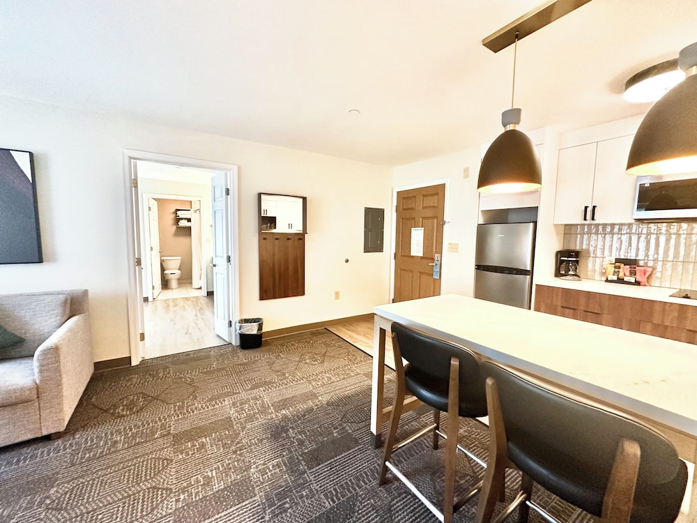 Staybridge Suites East Stroudsburg Poconos by IHG - photo 7