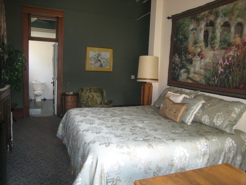 Deadwood Dick's Hotel - photo 11