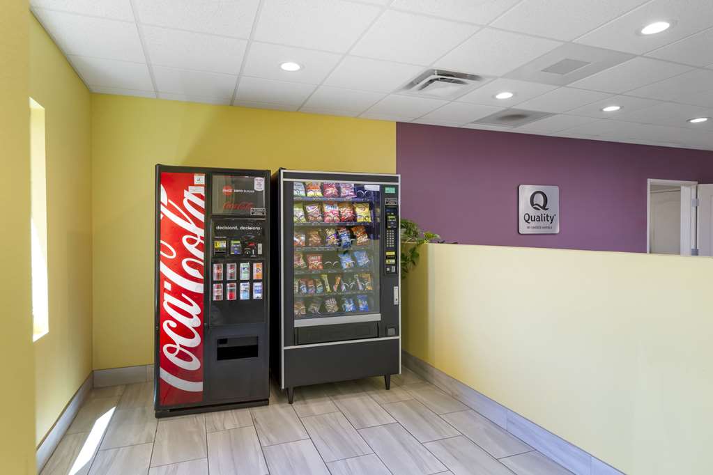 Quality Inn & Suites Carlsbad Caverns Area - photo 35