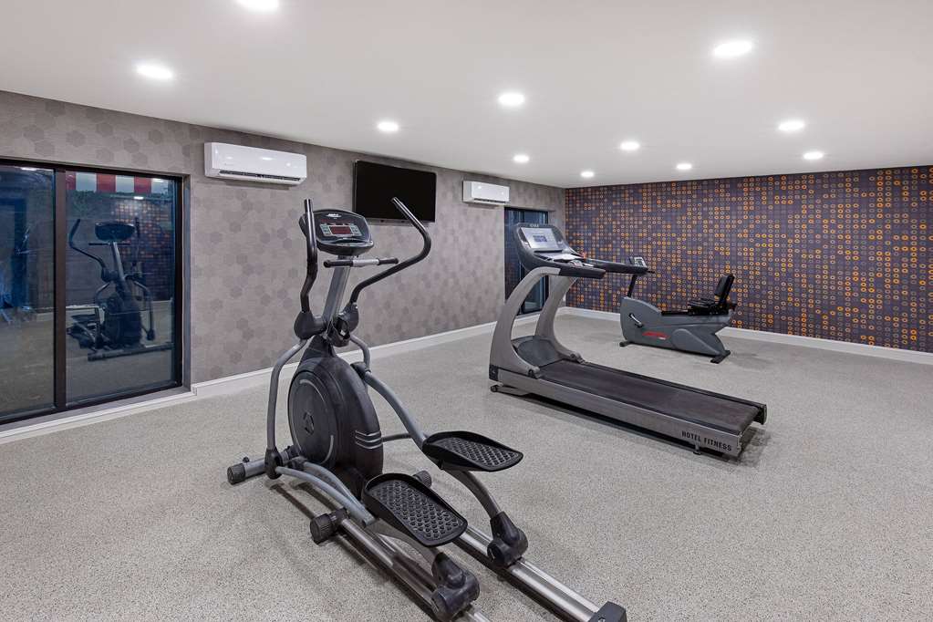 La Quinta Inn & Suites by Wyndham Nashville Airport - photo 7