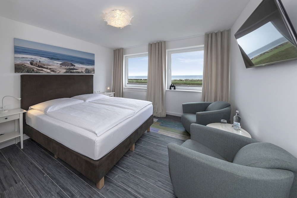 Beach Hotel California — Schonberg