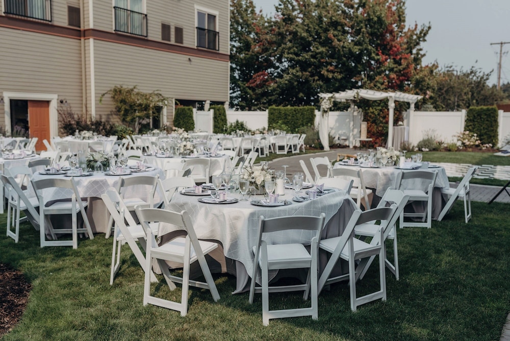 Majestic Inn & Spa - photo 103