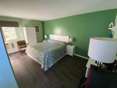 Town House Inn - photo 8