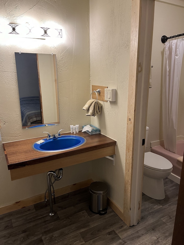 Brookside Motor Inn - photo 14