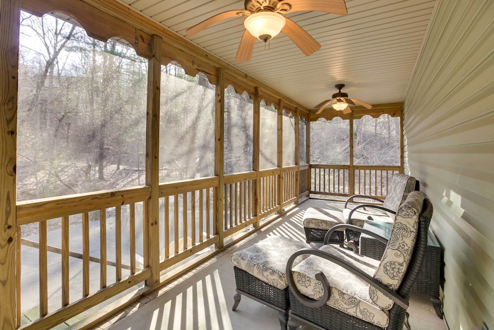Charming Massanutten Resort Home w Grill — hotel in Massanutten