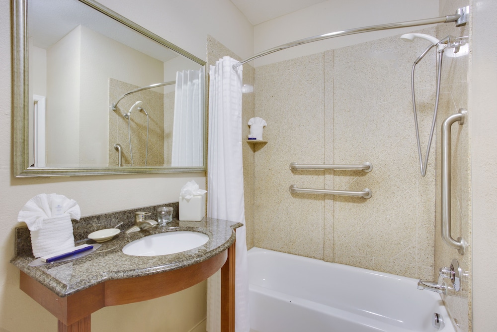 Candlewood Suites Virginia Beach Town Center by IHG - photo 18