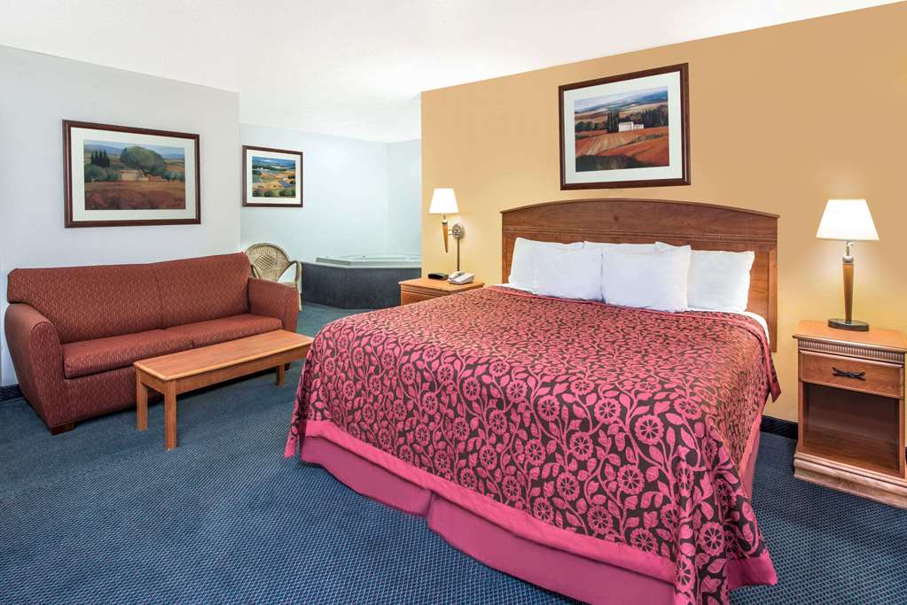 Days Inn by Wyndham Kingdom City - photo 7