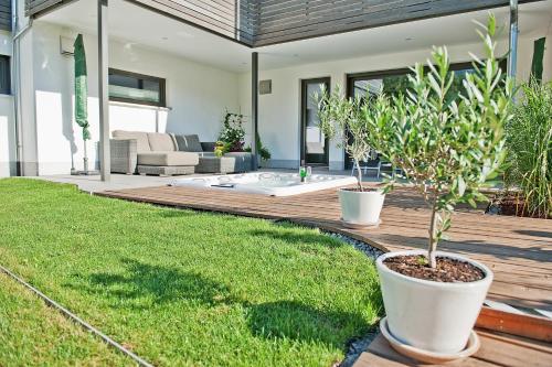 Ferienwohnung Tafelbühl I Wellnessbereich I Schwarzwald I ZeiTraum — 5-Star Luxury Hotel in Elzach, Germany
