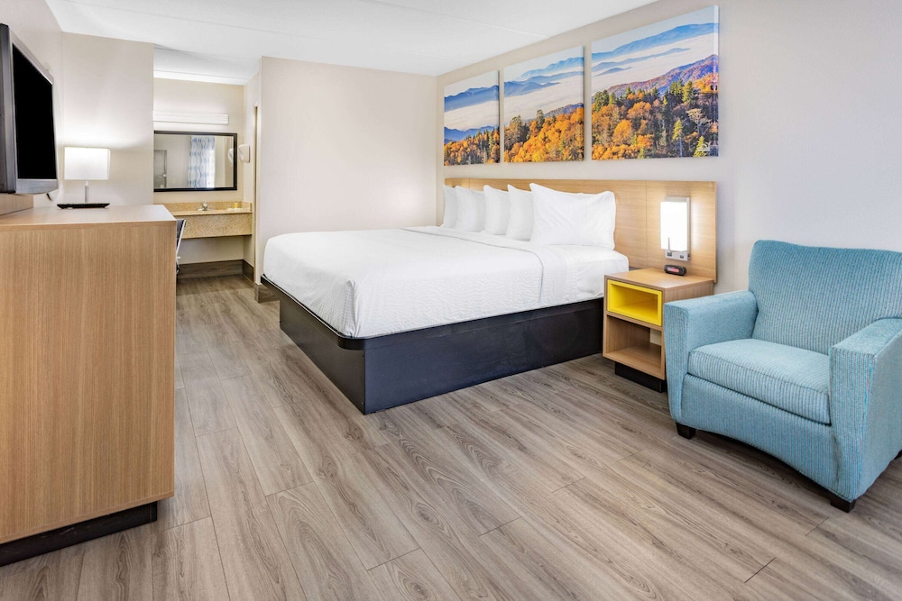 Red Roof Inn Leeds - photo 11