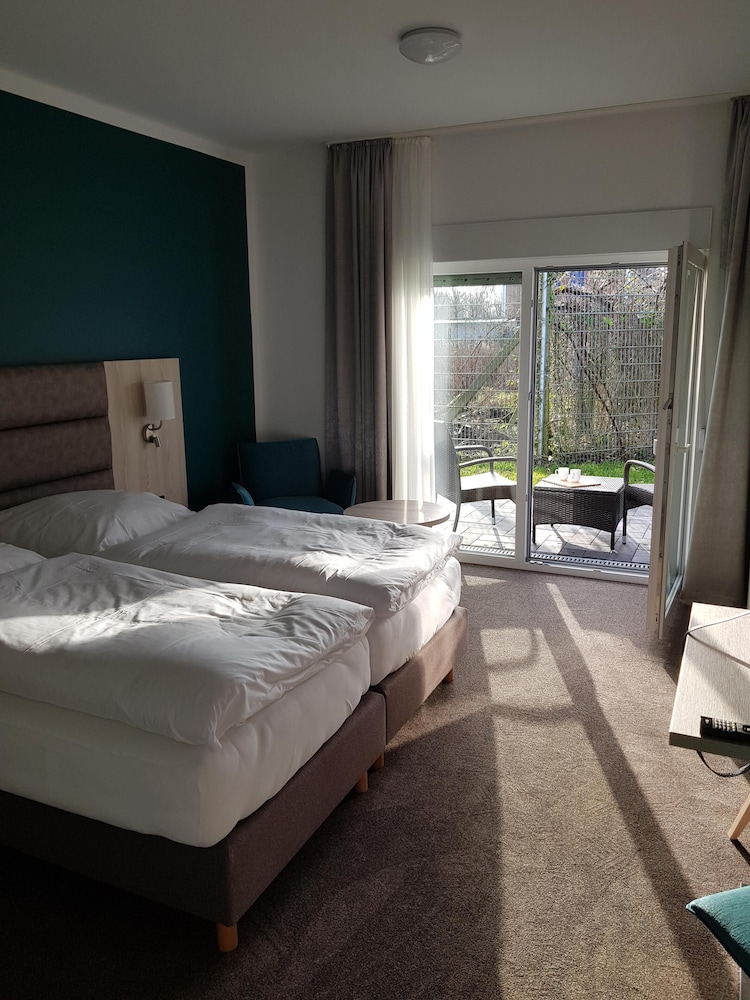 Boardinghouse am Borkumkai - carbon neutral hotel in Emden
