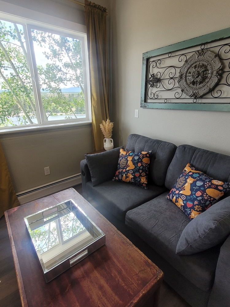 The Hand Hotel Bed & Breakfast - photo 23
