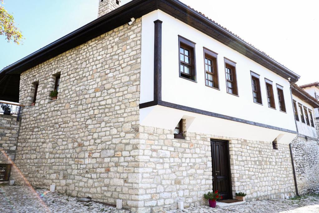 Villa Oda Tomori — 4-Star Luxury Hotel in Berat, Albania