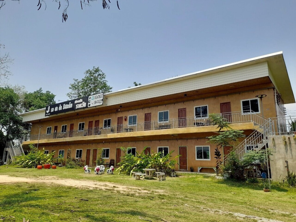 Jayzada Fang Resort — Fang