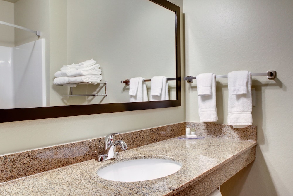 Cobblestone Inn & Suites Schuyler - photo 26