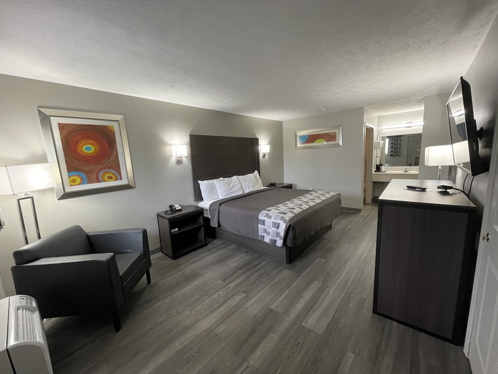 Embassy Inn - photo 11