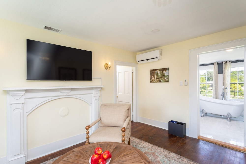 The Legacy Inn - photo 30