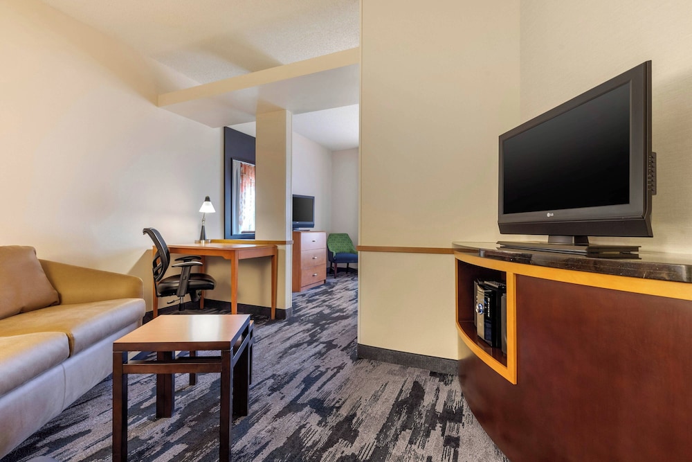 Fairfield Inn & Suites by Marriott Rockford - photo 15