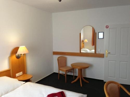 Hotel & Restaurant Jägerstuben — hotel in Ritterhude