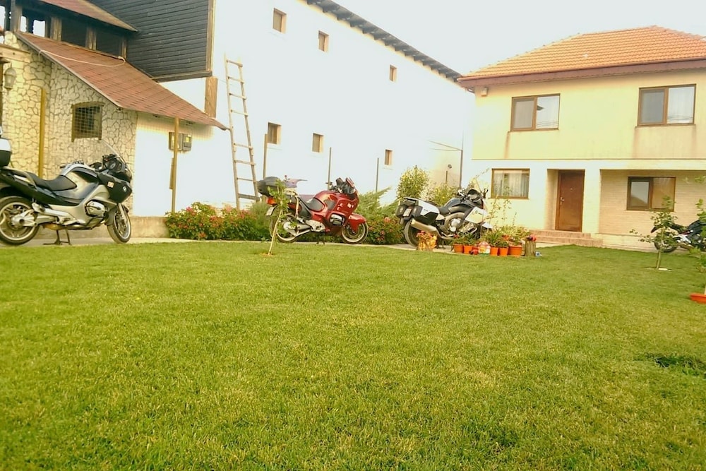 AL Barbinha - carbon neutral hotel in Faro