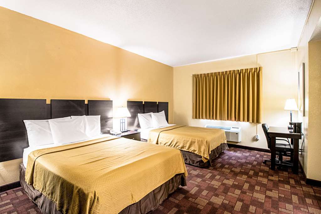 Econo Lodge Watertown - photo 15
