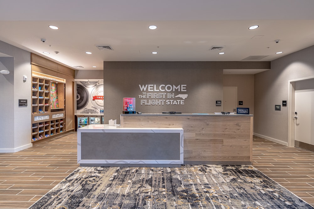 Hampton Inn & Suites Raleigh Midtown - photo 3
