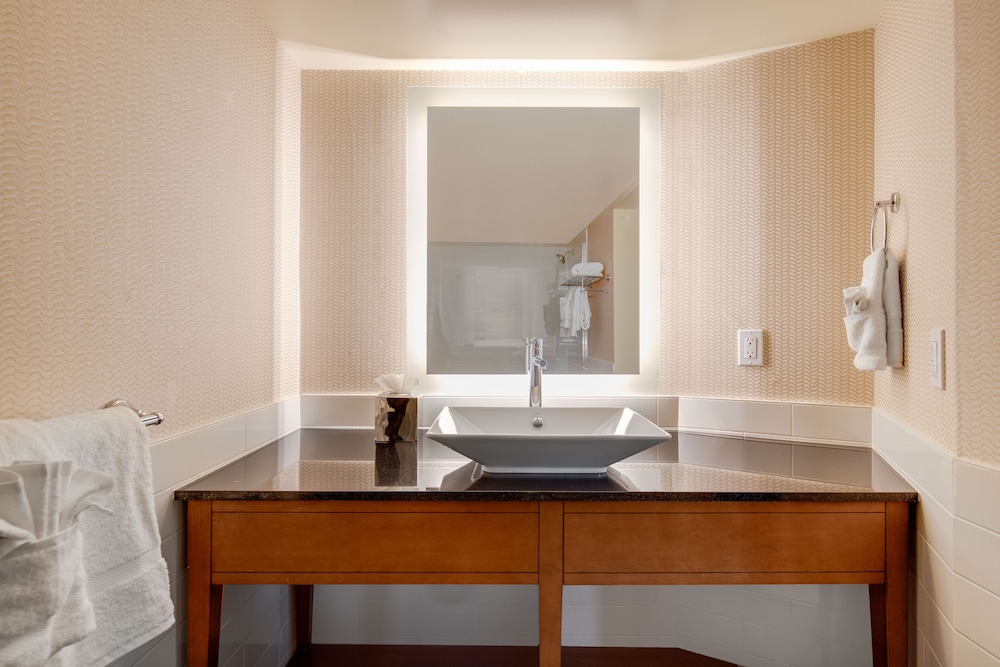 Cormorant Boutique Hotel - photo 33