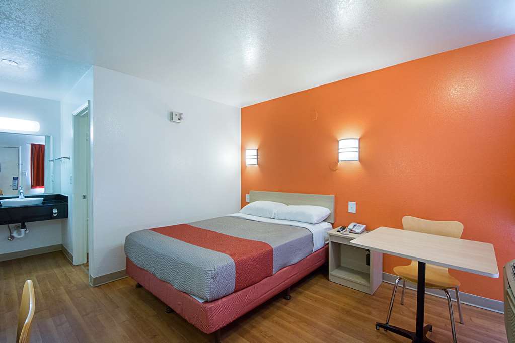 Motel 6 Mcallen TX - photo 9