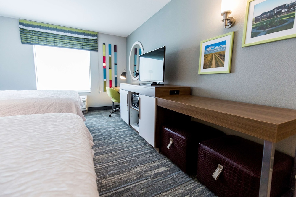 Hampton Inn Bismarck - photo 4