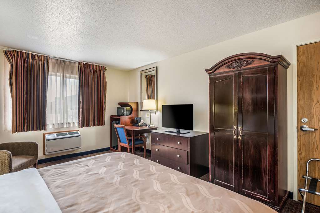 Quality Inn & Suites Eldridge Davenport North - photo 10
