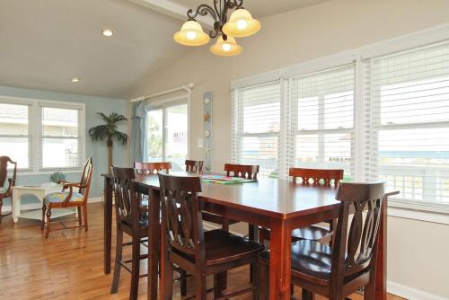 This Is It by Oak Island Accommodations - photo 23