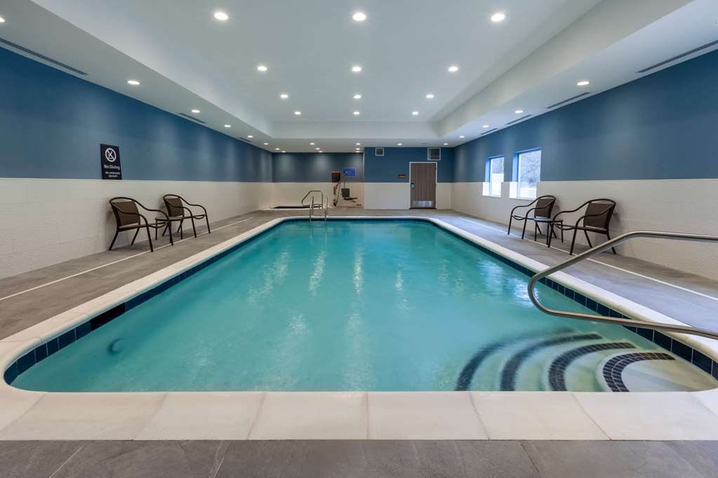 La Quinta Inn & Suites by Wyndham Middletown Goshen - photo 9