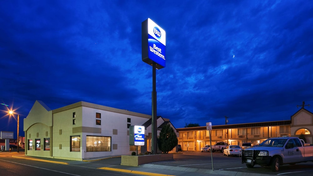 Best Western War Bonnet Inn - featured photo