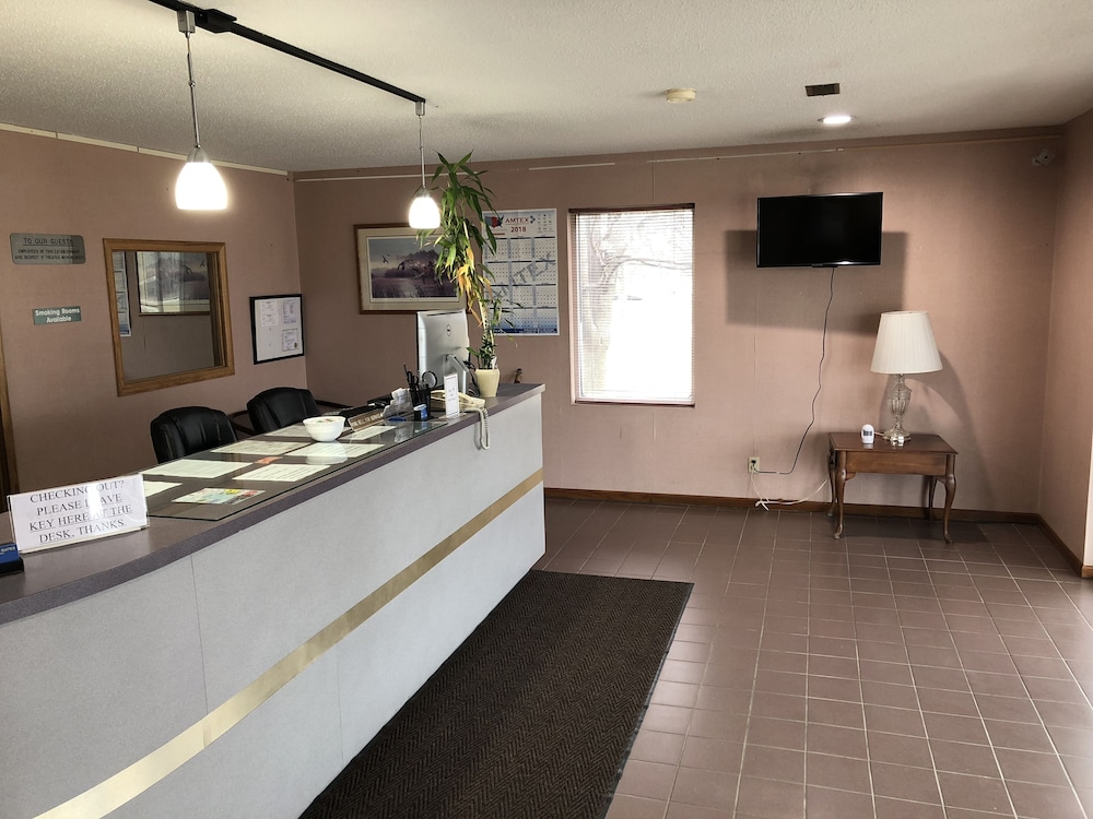 Denison Inn & Suites - photo 6