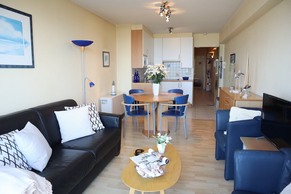 Apartment in Nieuwpoort by the Beach — 4-Star Luxury Hotel in Nieuwpoort, Belgium