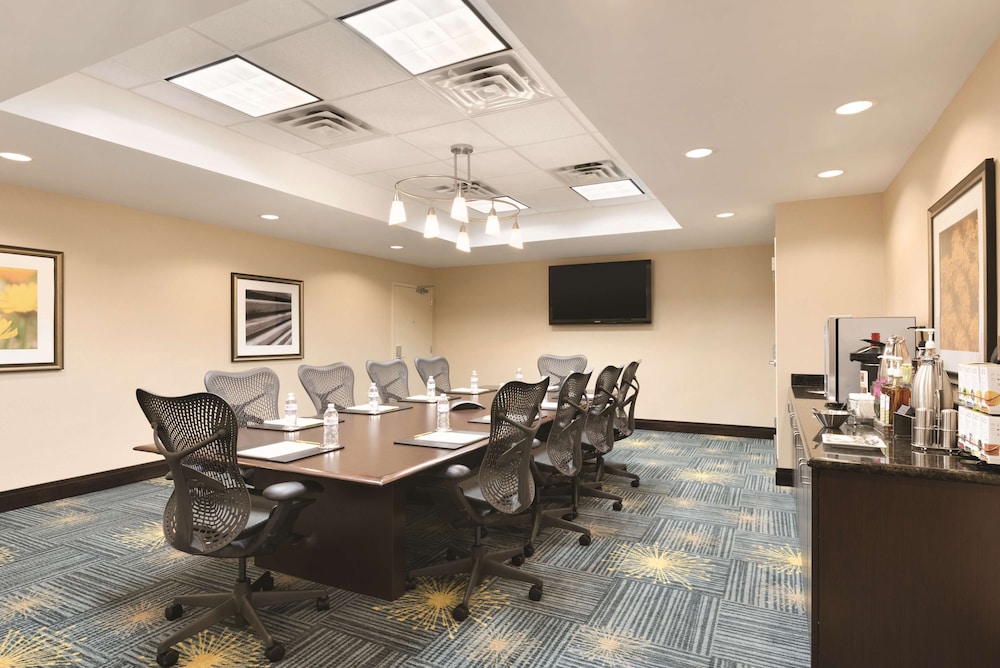 Hilton Garden Inn Fargo - photo 63