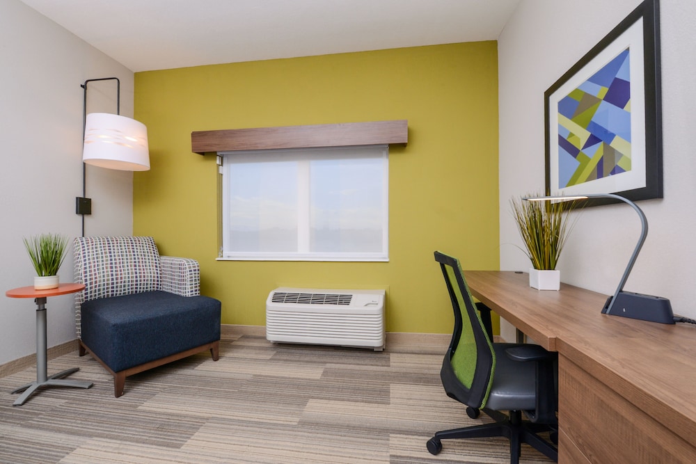 Holiday Inn Express & Suites Wildwood The Villages by IHG - photo 19