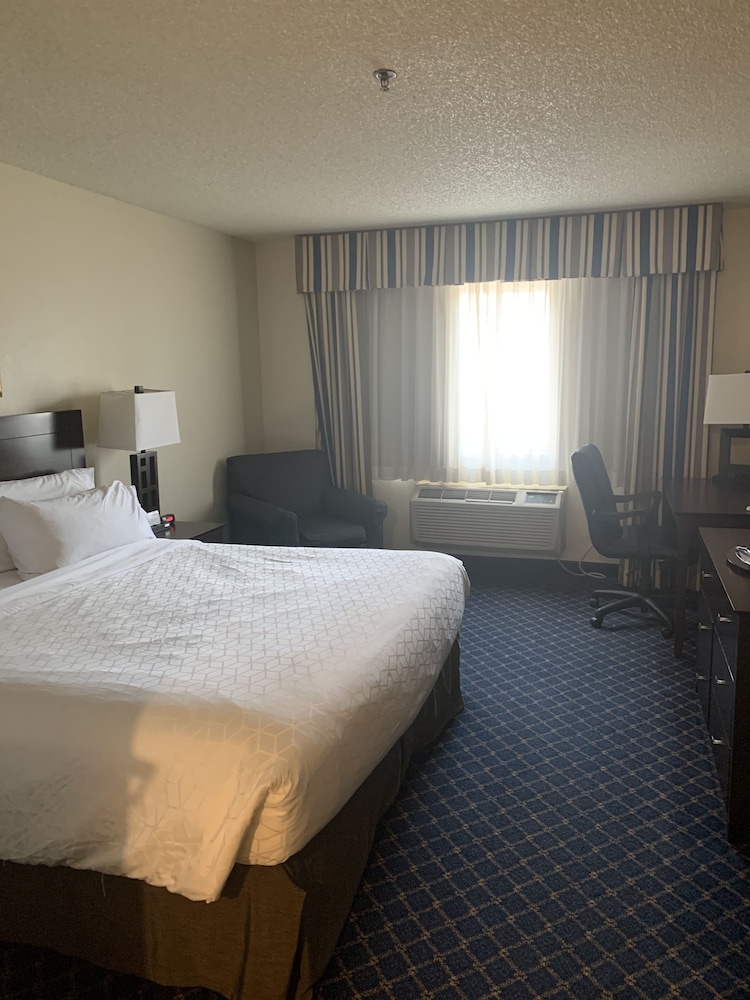 Holiday Inn Express Hotel & Suites Torrington by IHG - photo 12