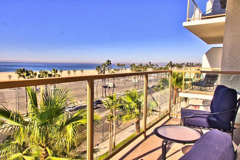 The Waterfront Beach Resort A Hilton Hotel - photo 34